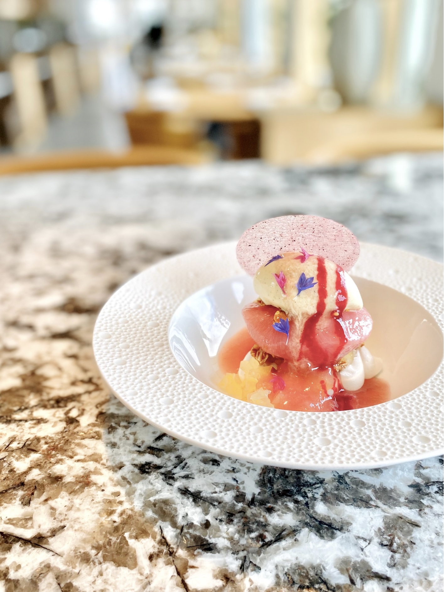 White peach, Yuzu, Vanilla, Almond, Raspberry